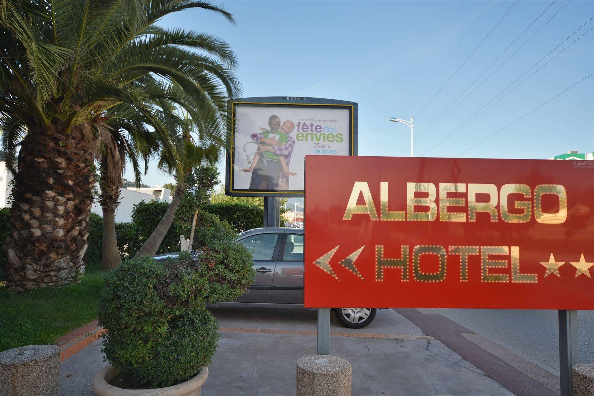 Albergo Hotel Saint-Laurent-du-Var Exteriör bild